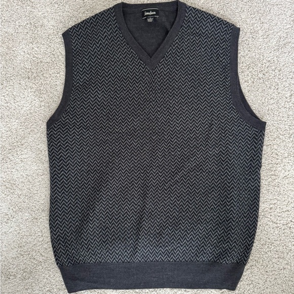 Neiman Marcus Black and Gray V-Neck Sweater Vest - Picture 1 of 6